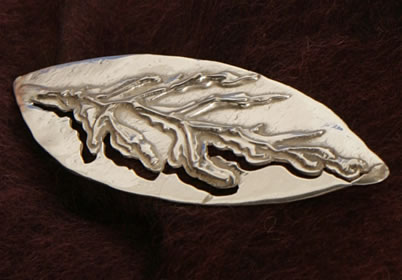 Leaf brooch