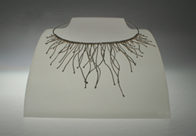 Dangly organic neckpiece